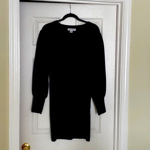 Beautiful heavy knit sweater dress with balloon selves by Tommy Bahama